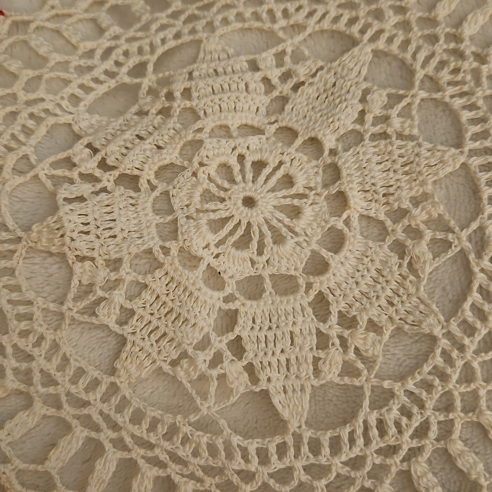 Vintage Red and White Hand Crochet Christmas Doily - Picture 4 of 8